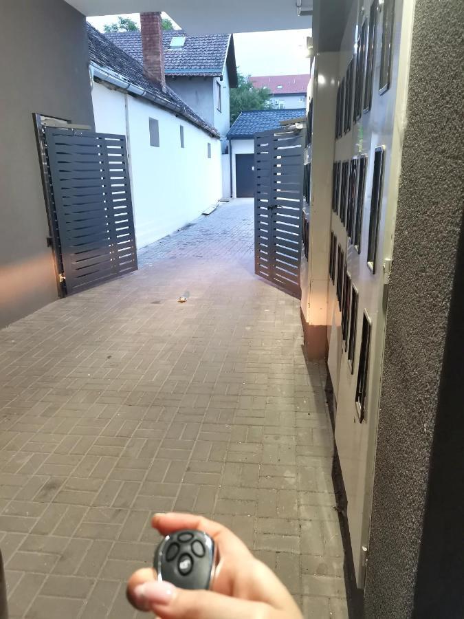 Stan Na Dan M Leilighet Novi Sad Eksteriør bilde